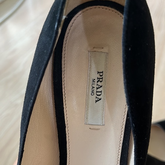 Prada peep toe platform heel in black suede - Picture 7 of 7